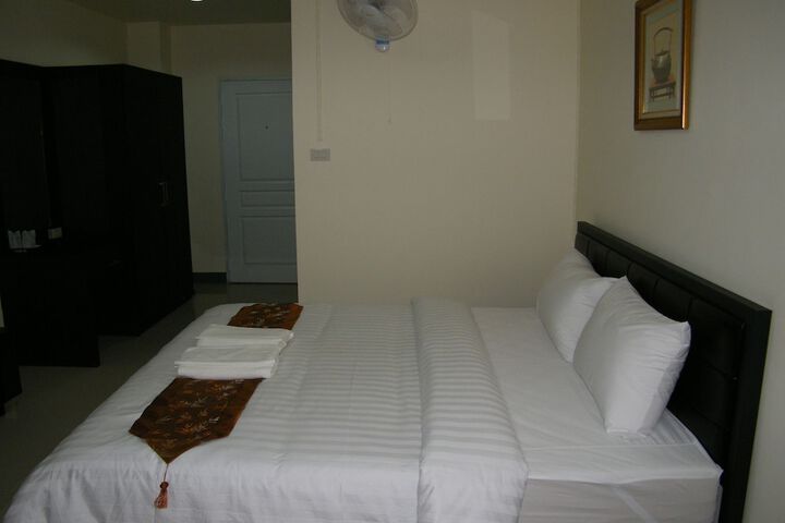 Room 11 of 40