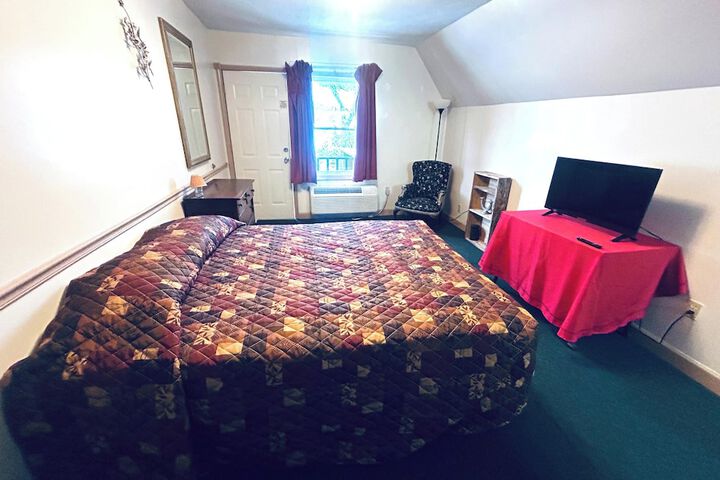 Room 6 of 19