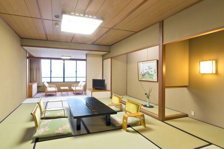 Room 5 of 33