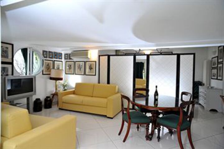 Room 18 of 30