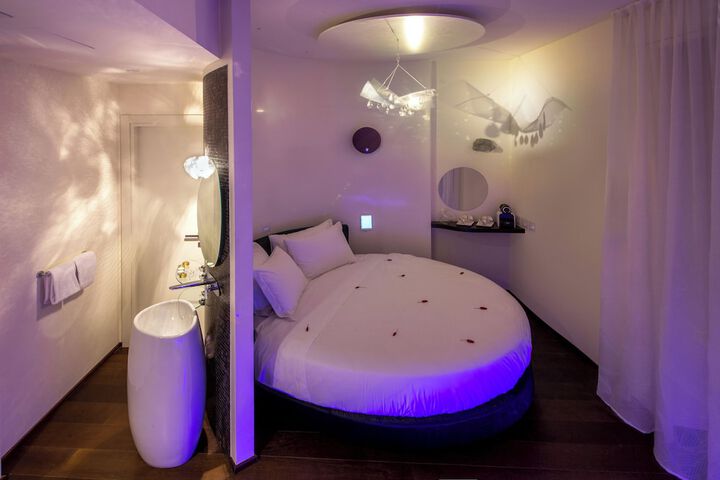 Room 50 of 74