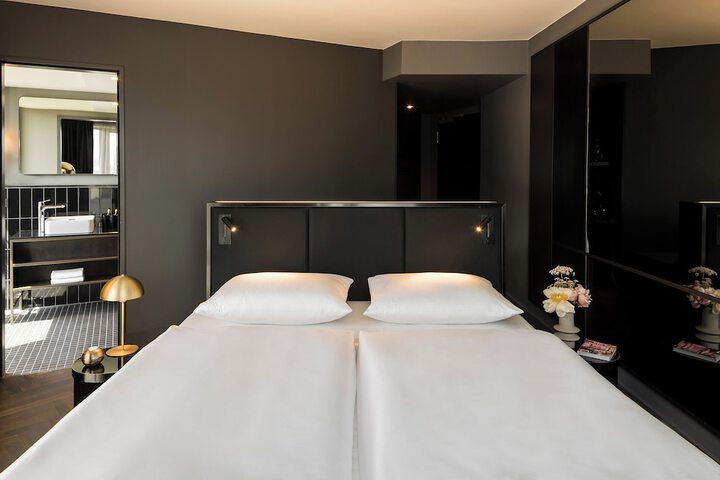Room 14 of 49