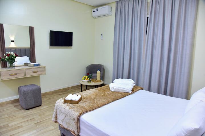 Room 13 of 60