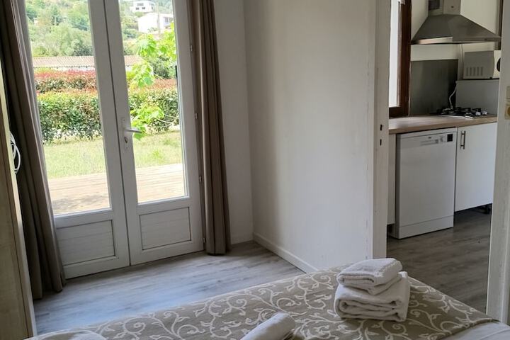 Room 5 of 48