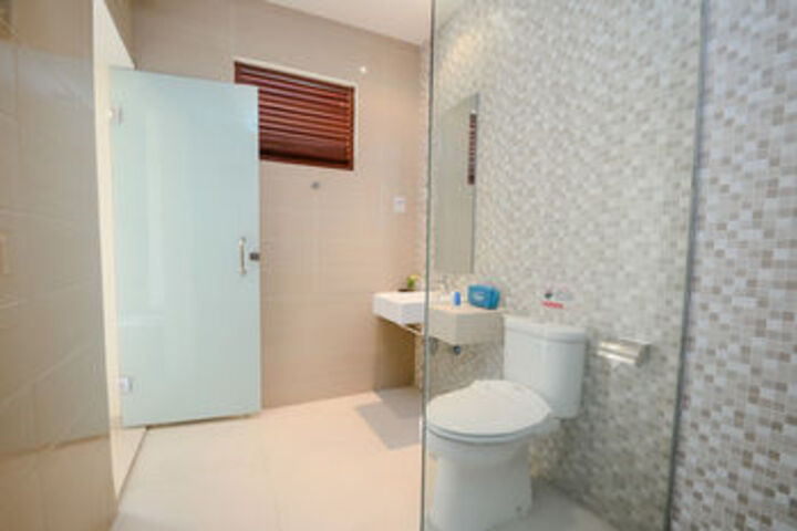 Room 2 of 36