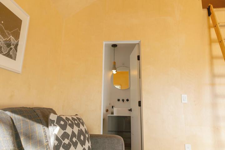 Room 160 of 193