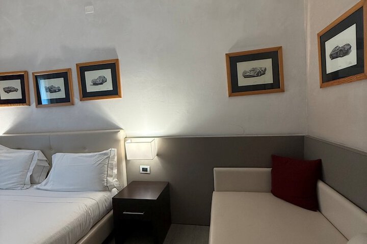 Room 40 of 100
