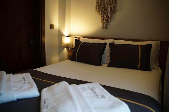 Room 5 of 68