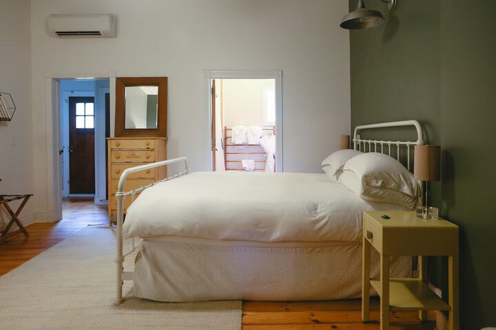 Room 15 of 52