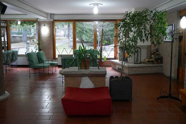 Entrance & Lobby