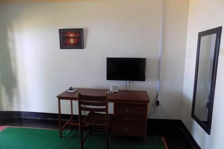 Room 12 of 38