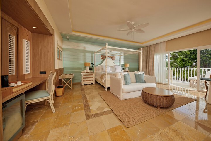 Room 16 of 125