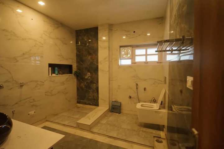 Room 12 of 29