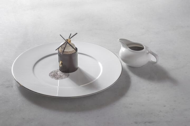 Dining 74 of 98