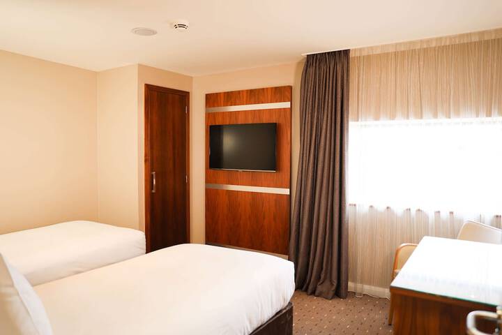 Room 15 of 121