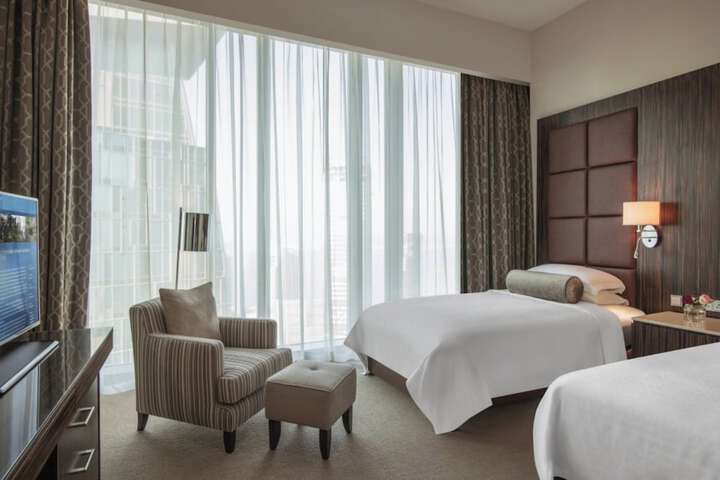 Room 32 of 142
