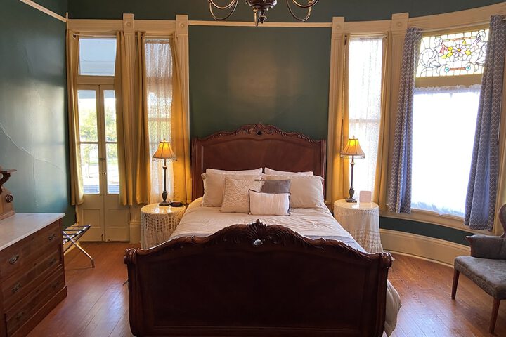 Room 10 of 48