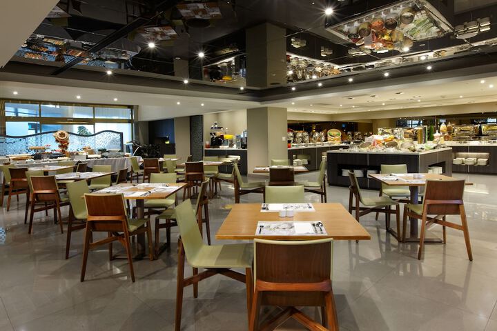 Dining 45 of 67