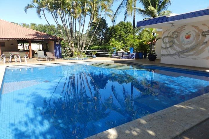 Pool 51 of 70