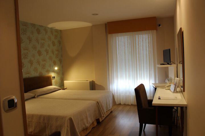 Room 19 of 90