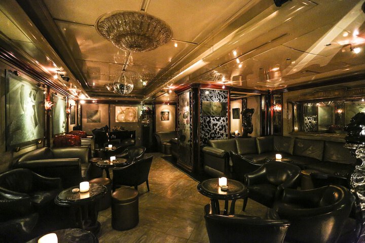 Lounge 100 of 117
