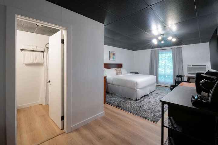 Room 18 of 40