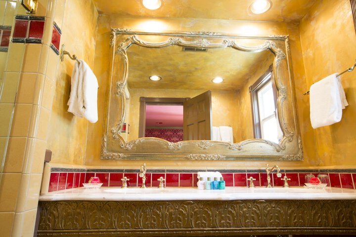 Bathroom sink