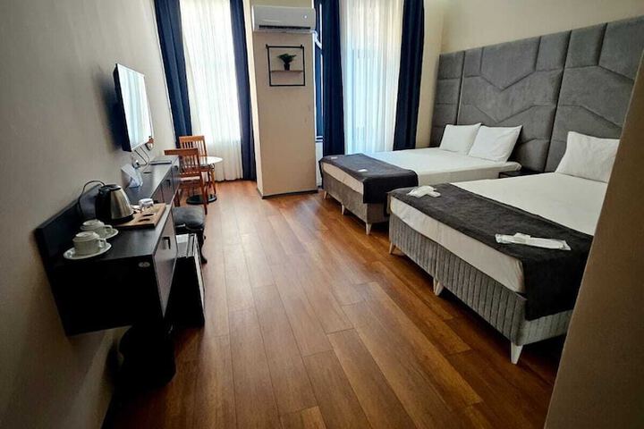 Room 145 of 204