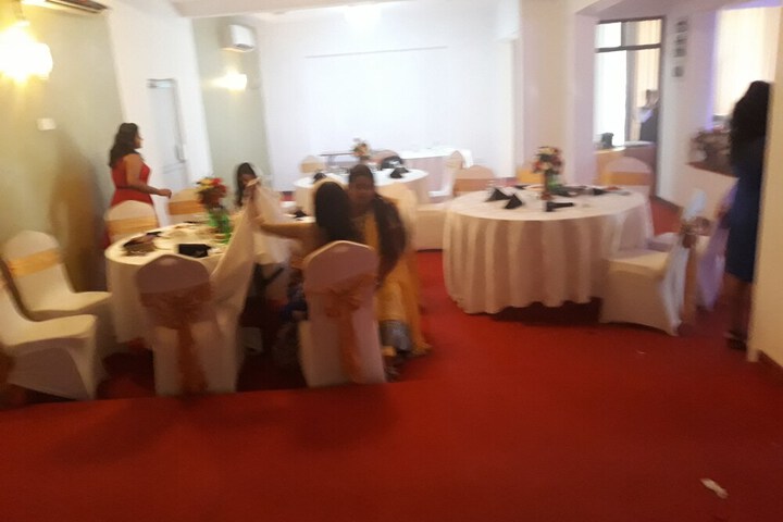 Ballroom/Hall 10 of 13