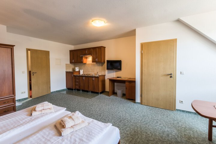 Room 4 of 38