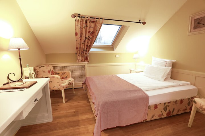 Room 8 of 49