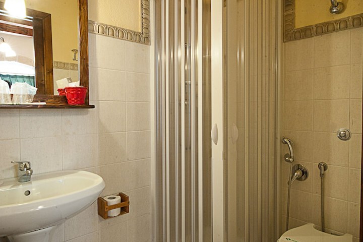 Room 34 of 49