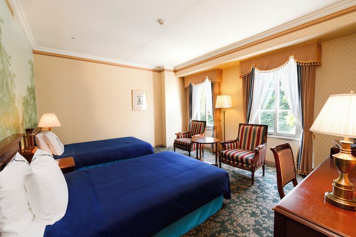 Room 8 of 28