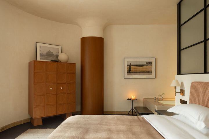 Room 38 of 79