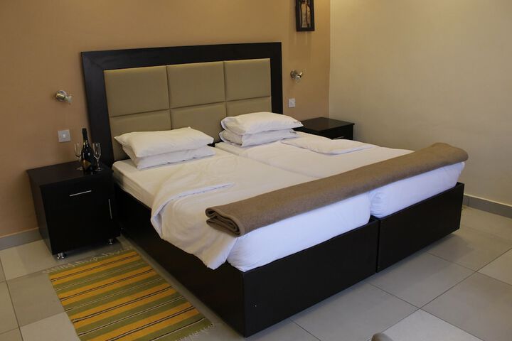 Room 5 of 67