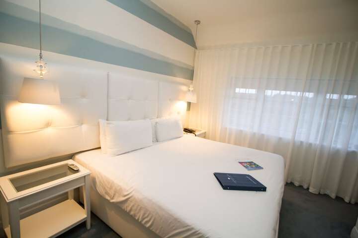 Room 7 of 141