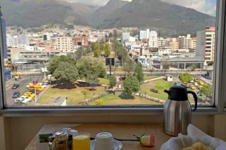 Breakfast/Coffee Service 18 of 32