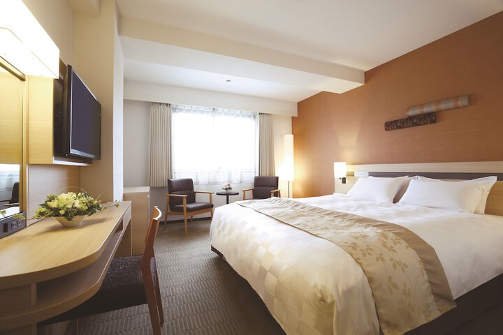 Room 9 of 42