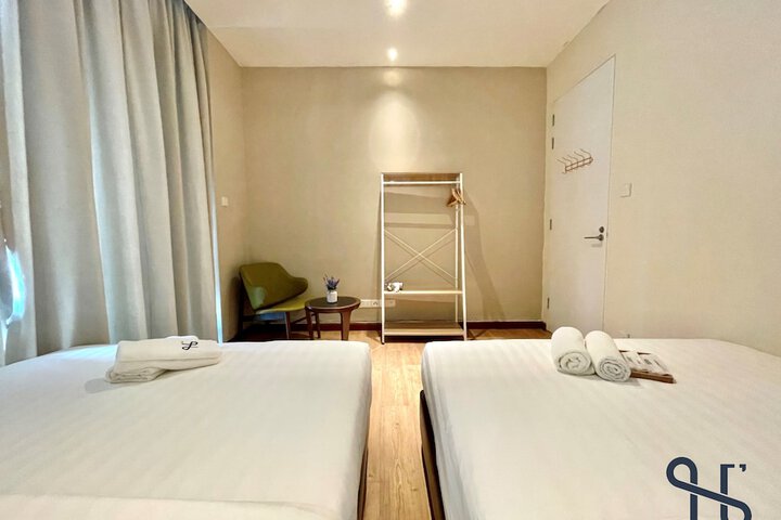 Room 33 of 326