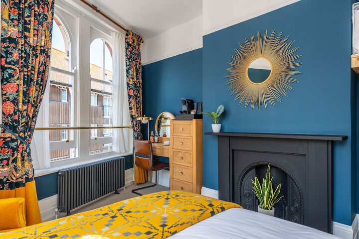 Room 3 of 35