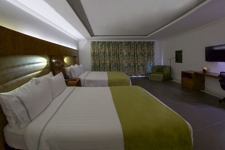 Room 18 of 48