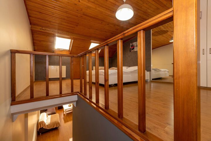 Room 33 of 138