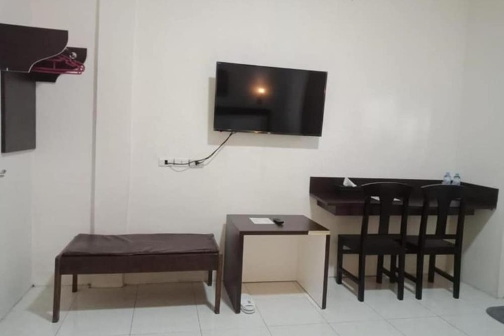 Room 3 of 42