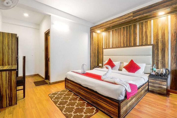 Room 15 of 28