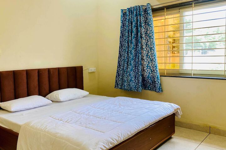 Room 10 of 25