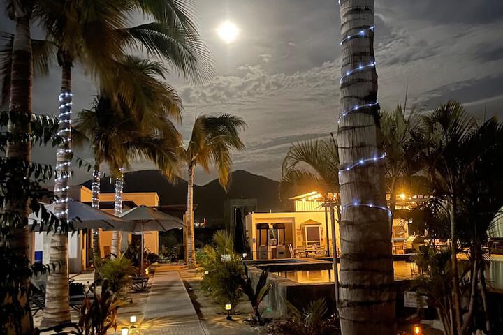 Las Palmas Hotel in El Pescadero