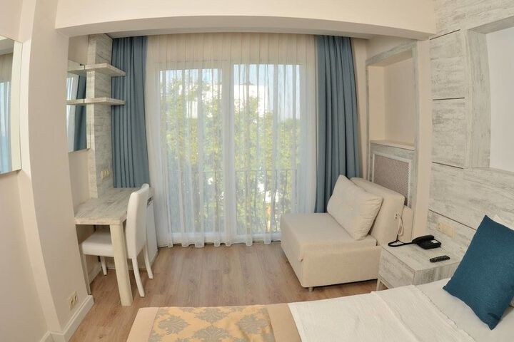 Room 3 of 25