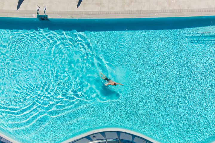 Hotel with Pool
