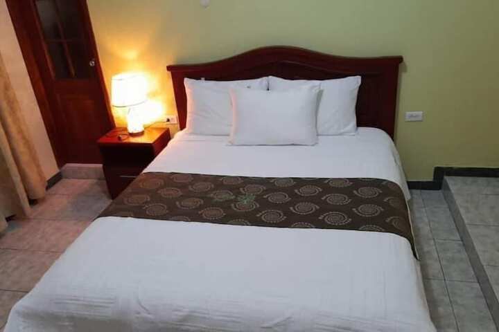 Room 6 of 12