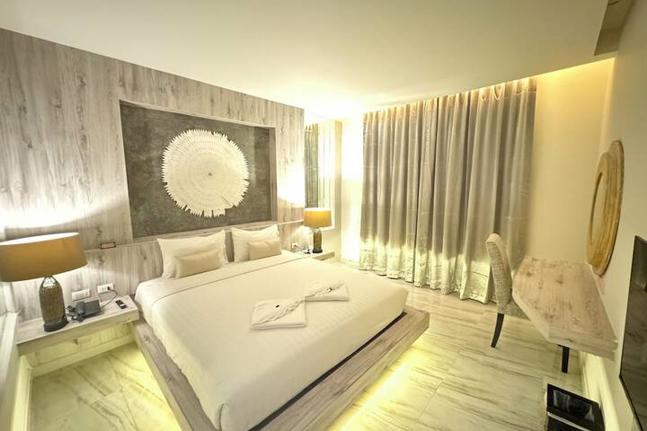 Room 15 of 61